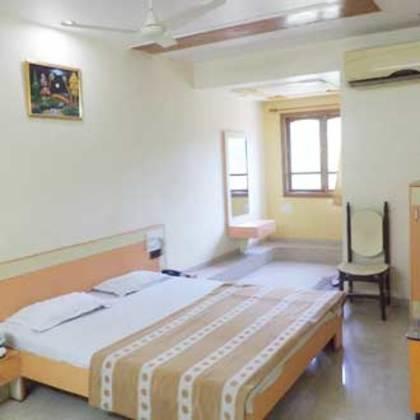 Hotel Gokul Gandhinagar Buitenkant foto
